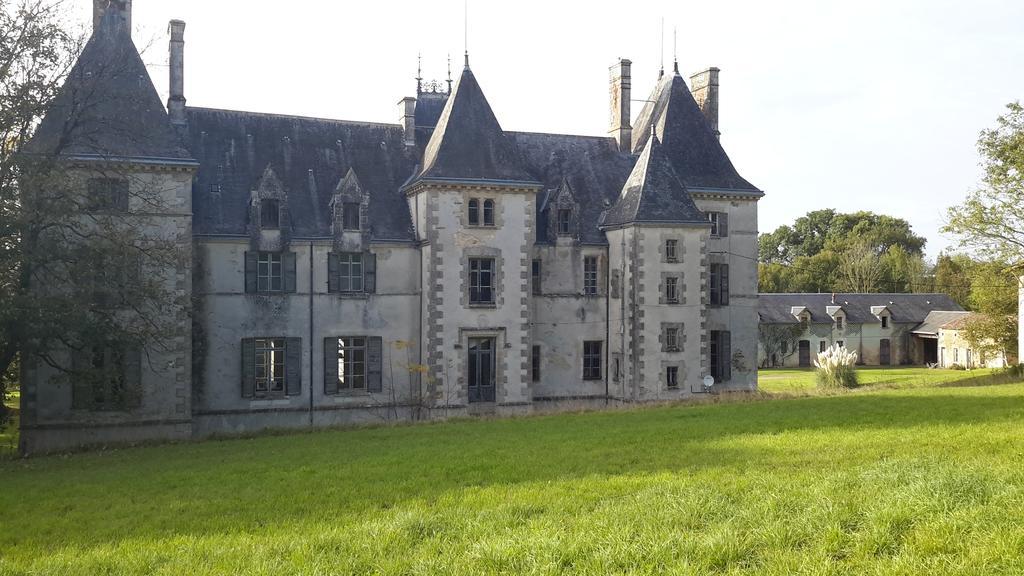 Chateau Pont Jarno B&B Champdeniers Exterior photo
